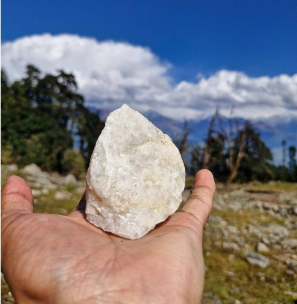 Dhaasi dhung (Quartz)- a symbol of the ancestors.